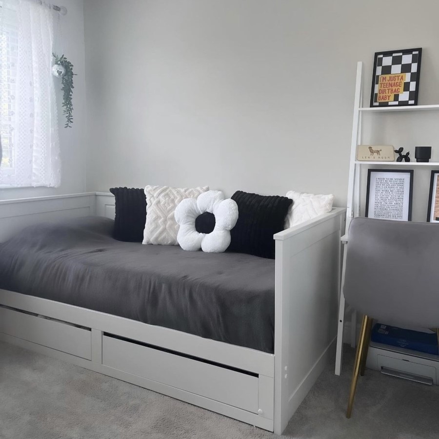 ONLY OPENED - Single Wooden Day Bed with Trundle and Storage in White - Lincoln