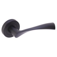 Internal Matt Black Lever Door Handle with Latch and Hinges Pack - 65mm Latch - Sesia - XL Joinery